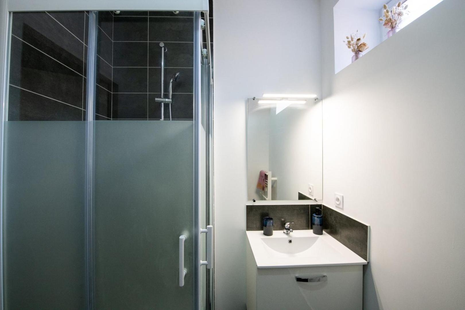 L'Arty - Tres Joli Studio Moderne Place Valmy Lyon Exteriör bild